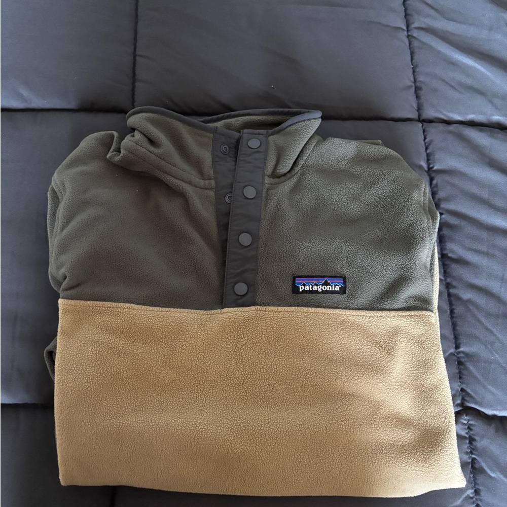 Patagonia Two-Tone Olive Green and Tan Snap-Fleece Pullover